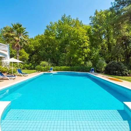 Sleeps 6 With Pool Air Con And Wifi * Hisaronu