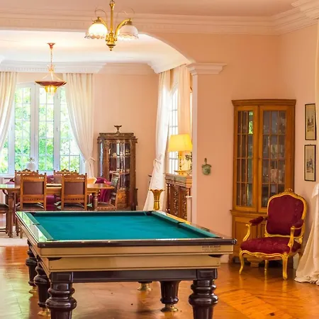 Villa Sleeps 6 With Pool Air Con And Wifi
