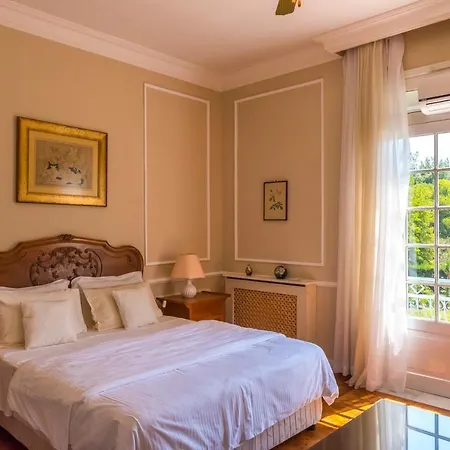 Sleeps 6 With Pool Air Con And Wifi *